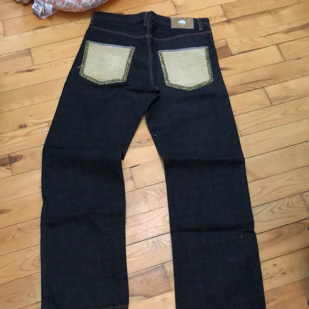 Clothes - Picture 3 of 6